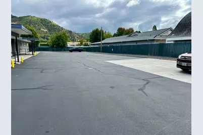 1201 NE 7th Street, Grants Pass, OR 97526 - Photo 3