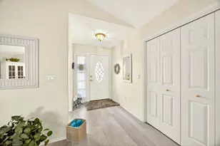 614 Cherrywood Dr, Medford, OR 97504 - Photo 3