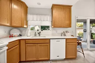 614 Cherrywood Dr, Medford, OR 97504 - Photo 11