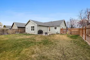 3106 SW Indian Pl, Redmond, OR 97756 - Photo 3