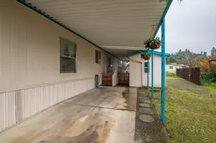 1077 Lee Roze Ln, Grants Pass, OR 97527 - Photo 35