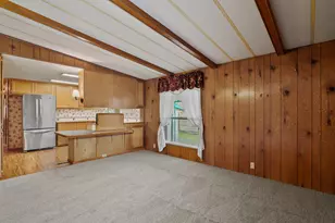 1077 Lee Roze Ln, Grants Pass, OR 97527 - Photo 9