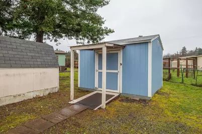 1077 Lee Roze Lane, Grants Pass, OR 97527 - Photo 29