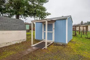 1077 Lee Roze Ln, Grants Pass, OR 97527 - Photo 29