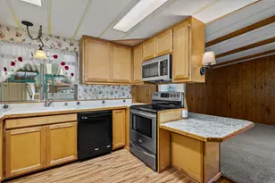 1077 Lee Roze Ln, Grants Pass, OR 97527 - Photo 13