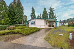 1077 Lee Roze Ln, Grants Pass, OR 97527 - Photo 3