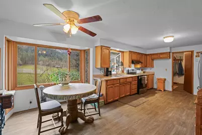 431 Murphy Gulch Road, Rogue River, OR 97537 - Photo 9