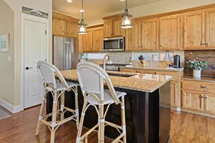 61163 Ambassador Dr, Bend, OR 97702 - Photo 13