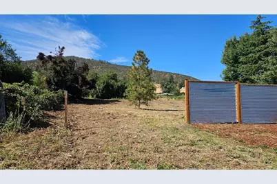 1720 Talent Avenue, Talent, OR 97540 - Photo 3