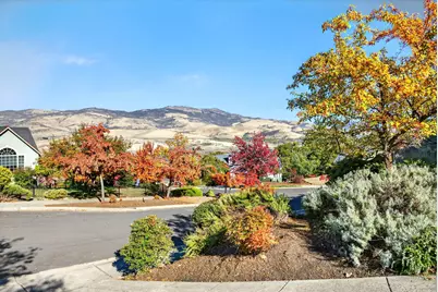 500 Lakota Way, Ashland, OR 97520 - Photo 13