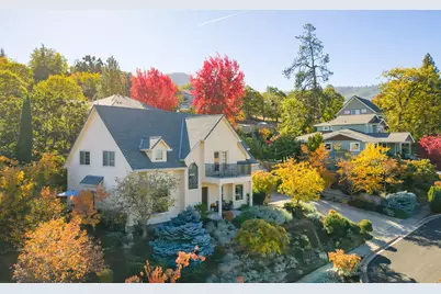 500 Lakota Way, Ashland, OR 97520 - Photo 3