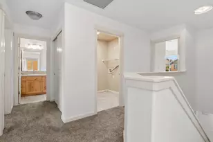 20456 Brentwood Ave, Bend, OR 97702 - Photo 11