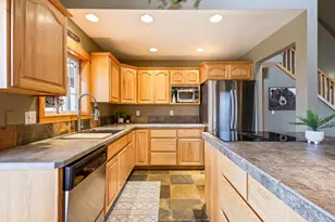 8551 S Red Cloud Ln, Powell Butte, OR 97753 - Photo 9