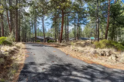 60055 Turquoise Road, Bend, OR 97702 - Photo 3