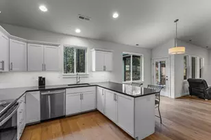 60055 Turquoise Rd, Bend, OR 97702 - Photo 7