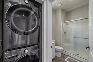 20534 Empire Ave, Bend, OR 97701 - Photo 35