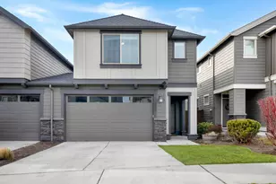 63153 NE Hadley Pl, Bend, OR 97701 - Photo 3