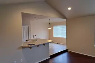 2465 NE 7th Ln, Redmond, OR 97756 - Photo 9
