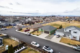 2465 NE 7th Ln, Redmond, OR 97756 - Photo 21