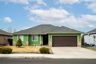 2465 NE 7th Ln, Redmond, OR 97756 - Photo 1