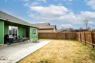 2465 NE 7th Ln, Redmond, OR 97756 - Photo 17