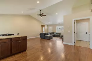 2852 Glacier Dr, Klamath Falls, OR 97603 - Photo 37