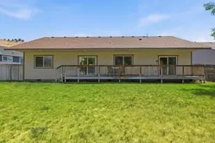 2852 Glacier Dr, Klamath Falls, OR 97603 - Photo 17