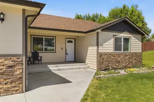 2852 Glacier Dr, Klamath Falls, OR 97603 - Photo 13