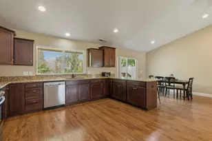2852 Glacier Dr, Klamath Falls, OR 97603 - Photo 11