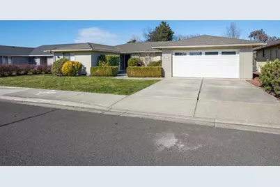 540 Golf View Drive, Medford, OR 97504 - Photo 1