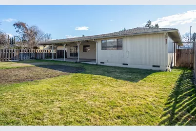 540 Golf View Drive, Medford, OR 97504 - Photo 17