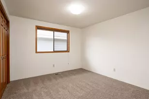 540 Golf View Dr, Medford, OR 97504 - Photo 9