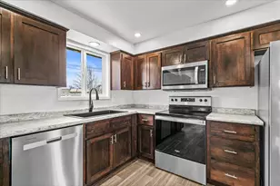 532 Barry Cir, Medford, OR 97501 - Photo 13