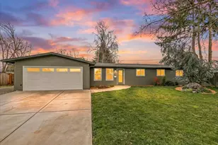 532 Barry Cir, Medford, OR 97501 - Photo 1