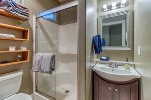 358 S Cedar St, Sisters, OR 97759 - Photo 7