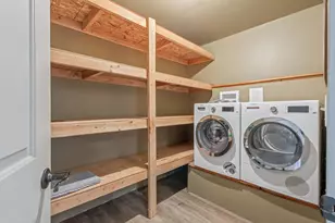 358 S Cedar St, Sisters, OR 97759 - Photo 31