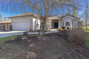 209 Twisted Pine Dr, Grants Pass, OR 97527 - Photo 3