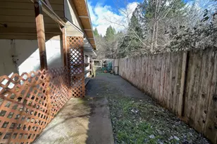 411 S Old Stage Rd, Cave Junction, OR 97523 - Photo 21