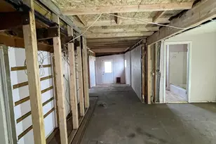 1805 NW Candler Ave, Grants Pass, OR 97526 - Photo 13