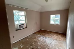 1805 NW Candler Ave, Grants Pass, OR 97526 - Photo 5