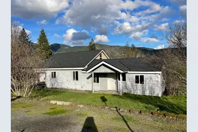 1805 NW Candler Avenue, Grants Pass, OR 97526 - Photo 1