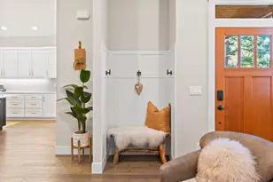 347 E Jefferson Ave, Sisters, OR 97759 - Photo 3