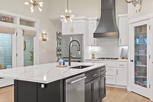 347 E Jefferson Ave, Sisters, OR 97759 - Photo 9