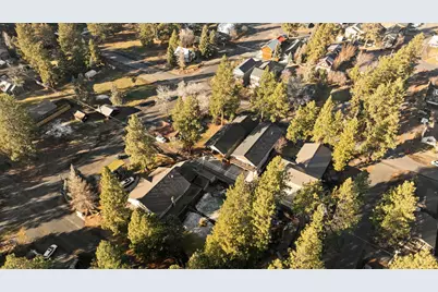 347 E Jefferson Avenue, Sisters, OR 97759 - Photo 59