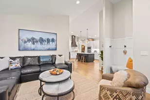 347 E Jefferson Ave, Sisters, OR 97759 - Photo 7