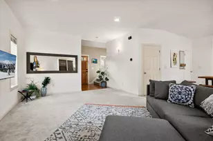 1512 NE Quiet Ridge Ln, Bend, OR 97701 - Photo 9