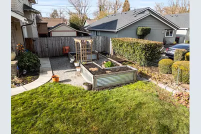 610 S Holly Street, Medford, OR 97501 - Photo 33