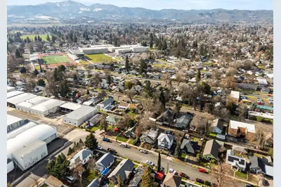 610 S Holly Street, Medford, OR 97501 - Photo 39