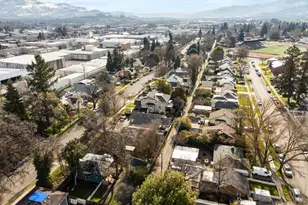 610 S Holly St, Medford, OR 97501 - Photo 37