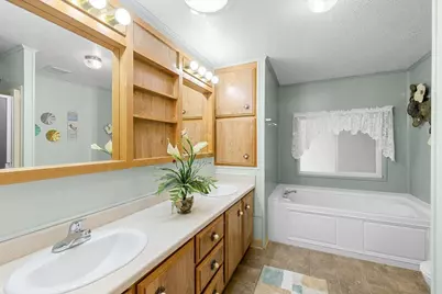 [Address not provided], Phoenix, OR 97535 - Photo 21